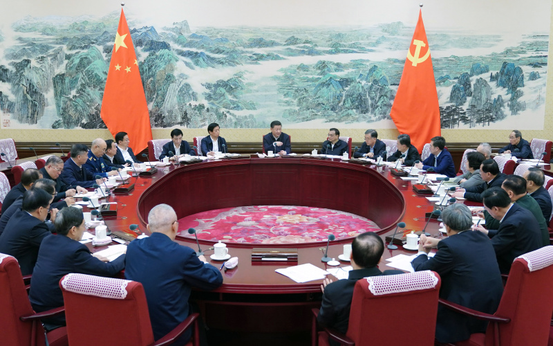 　　12月25日至26日，中共中央政治局召開民主生活會，中共中央總書記習(xí)近平主持會議并發(fā)表重要講話。新華社記者 謝環(huán)馳 攝